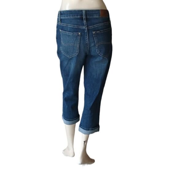 672244.....Lee Mid-Rise Capri Jeans Size 6M, W28" 22'"Inseam 9"Rise - Picture 5 of 6